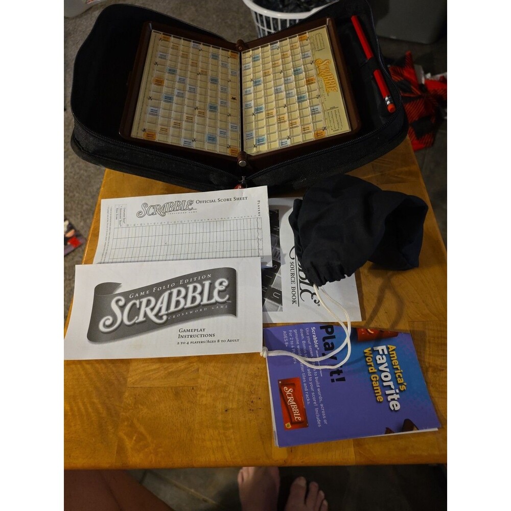 Scrabble Deluxe Travel Edition Game Folio Zip Case Hasbro Complete Camping Fun